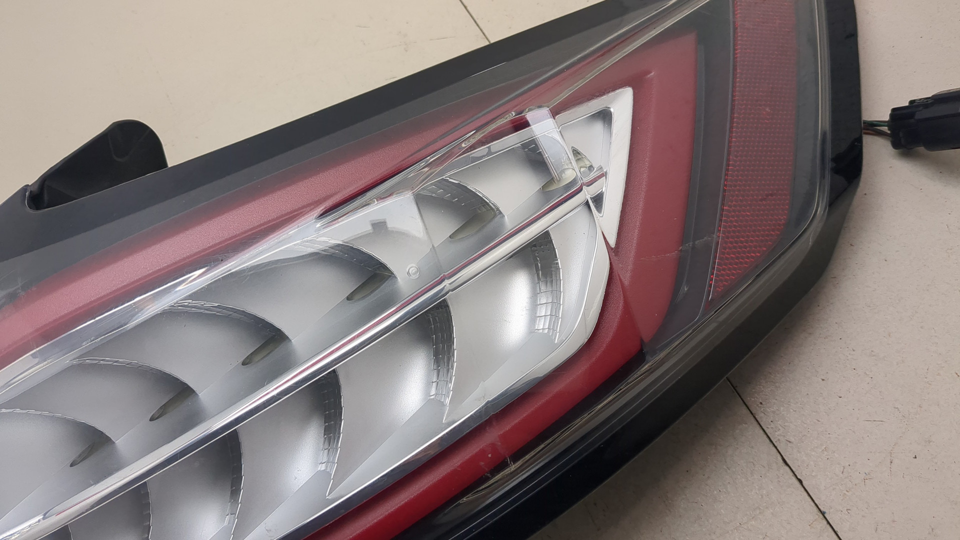 Фонарь задний правый