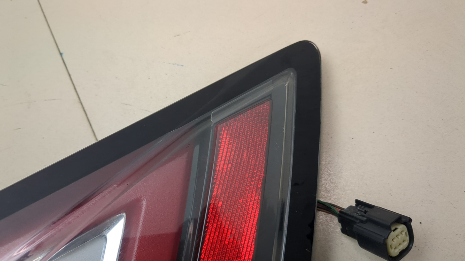 Фонарь задний правый