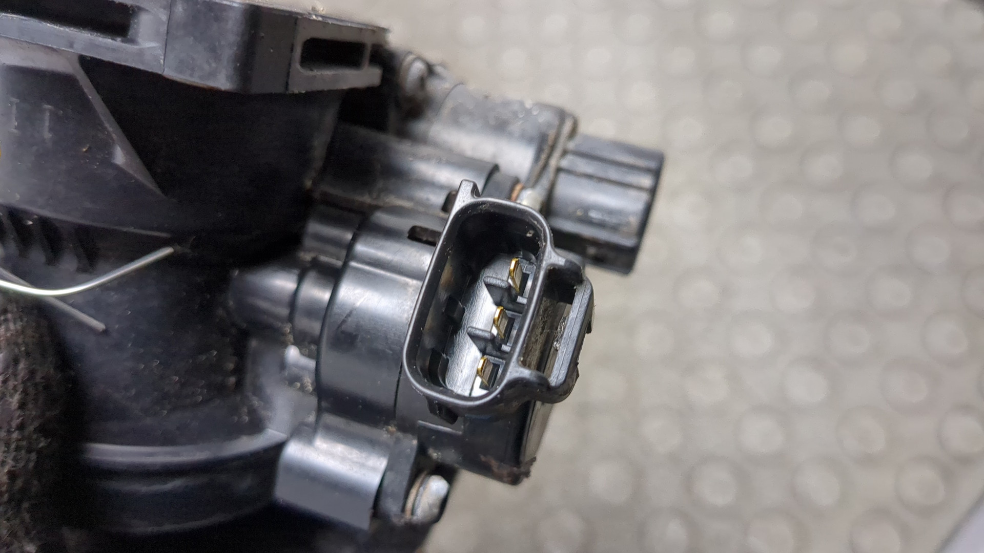 Заслонка дроссельная электрическая