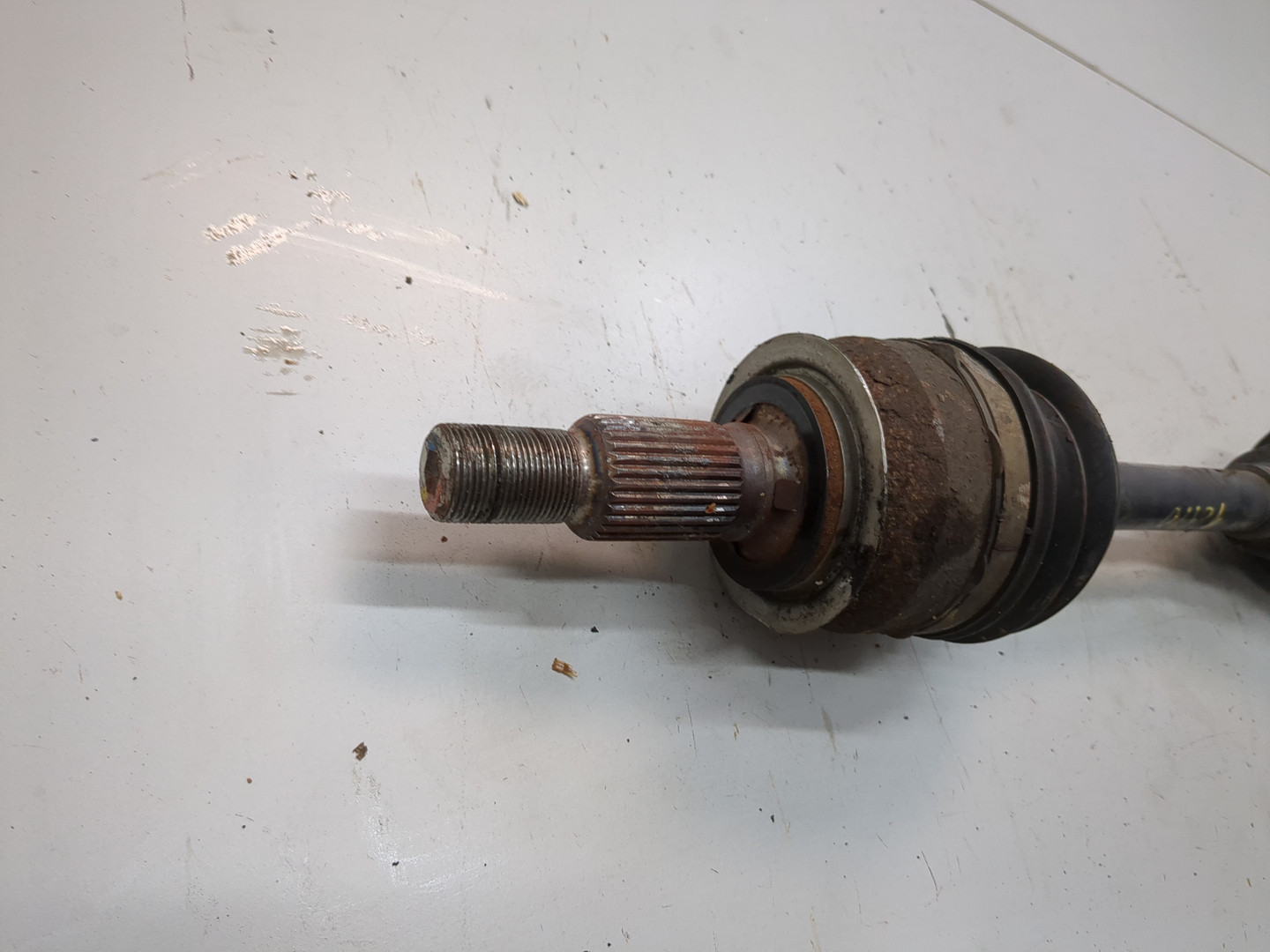 Полуось передняя правая