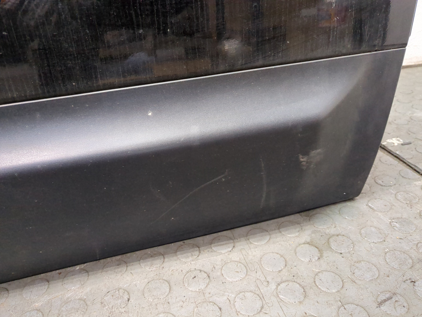 Дверь задняя правая