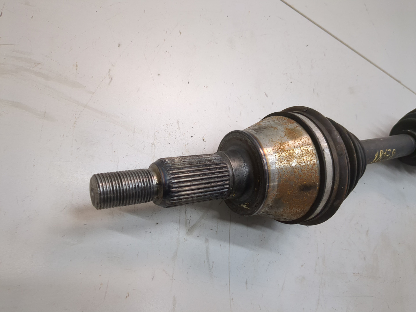 Полуось передняя левая