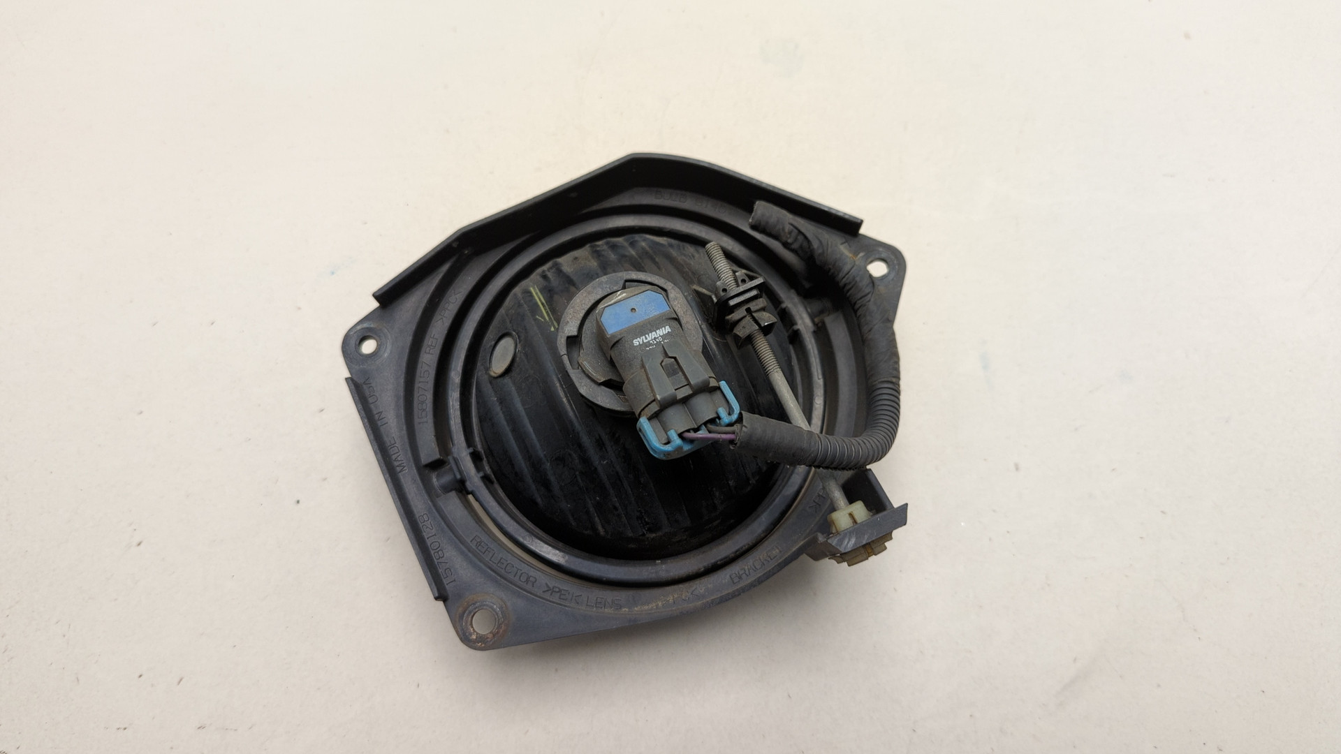 Фара противотуманная левая