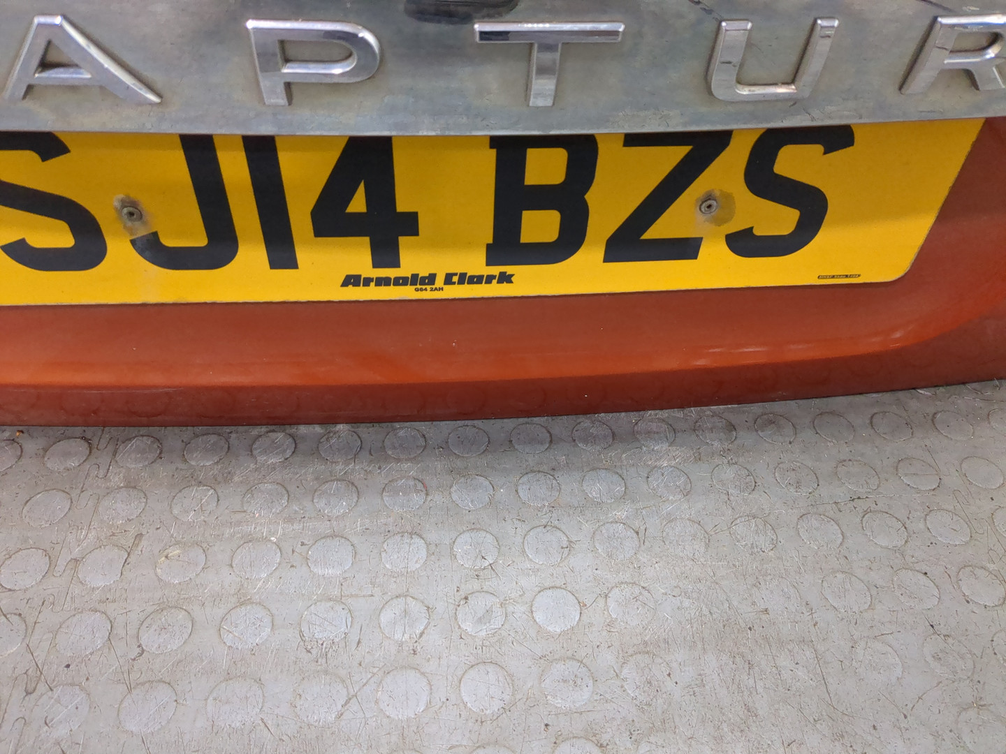 Дверь багажника