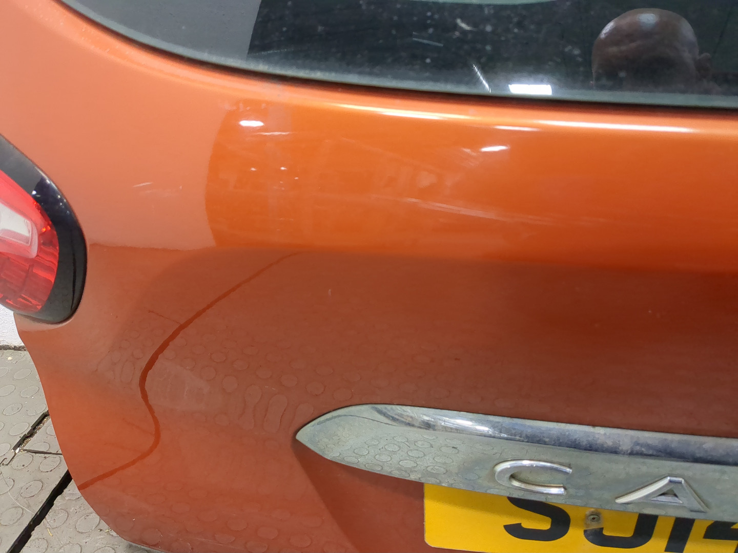 Дверь багажника