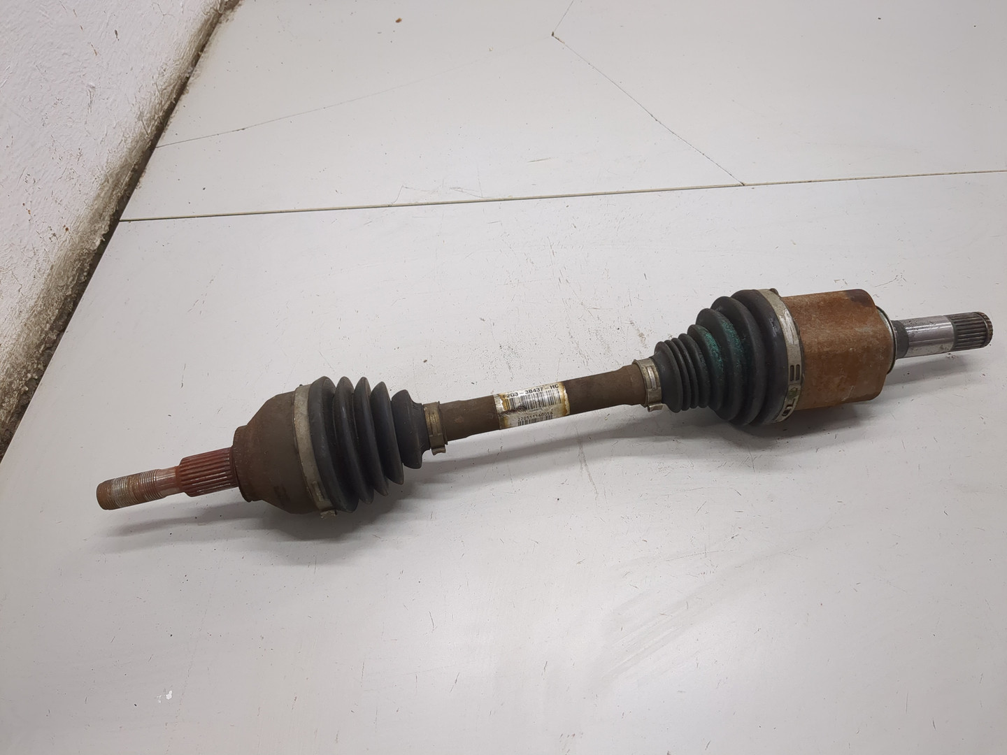 Полуось передняя левая