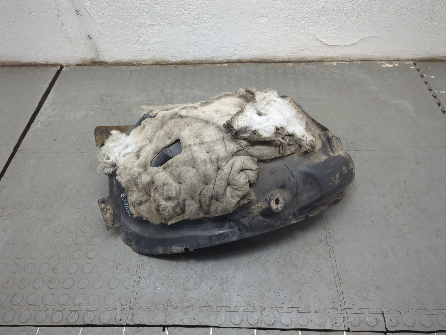 Локер передний левый