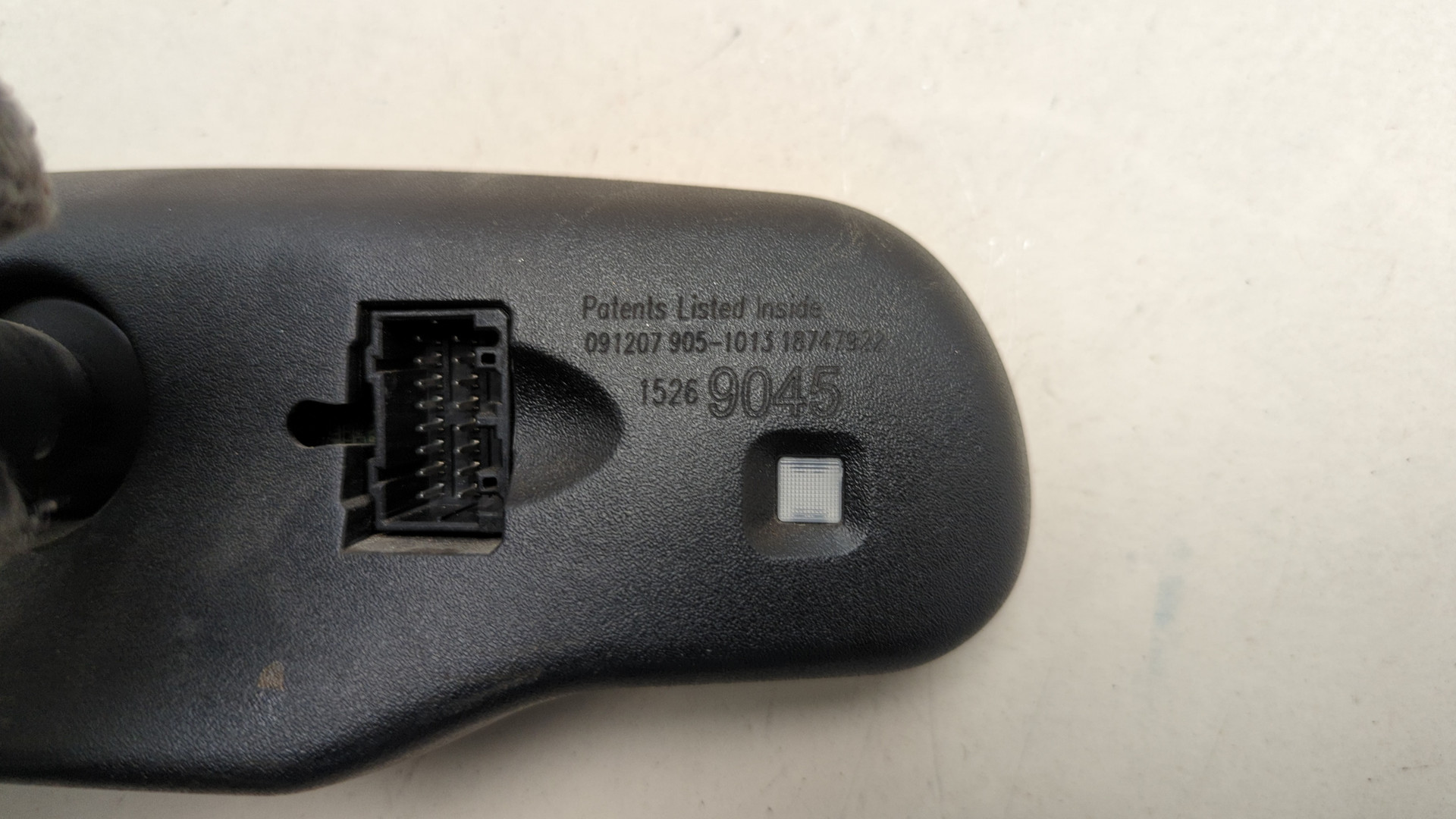 Зеркало заднего вида