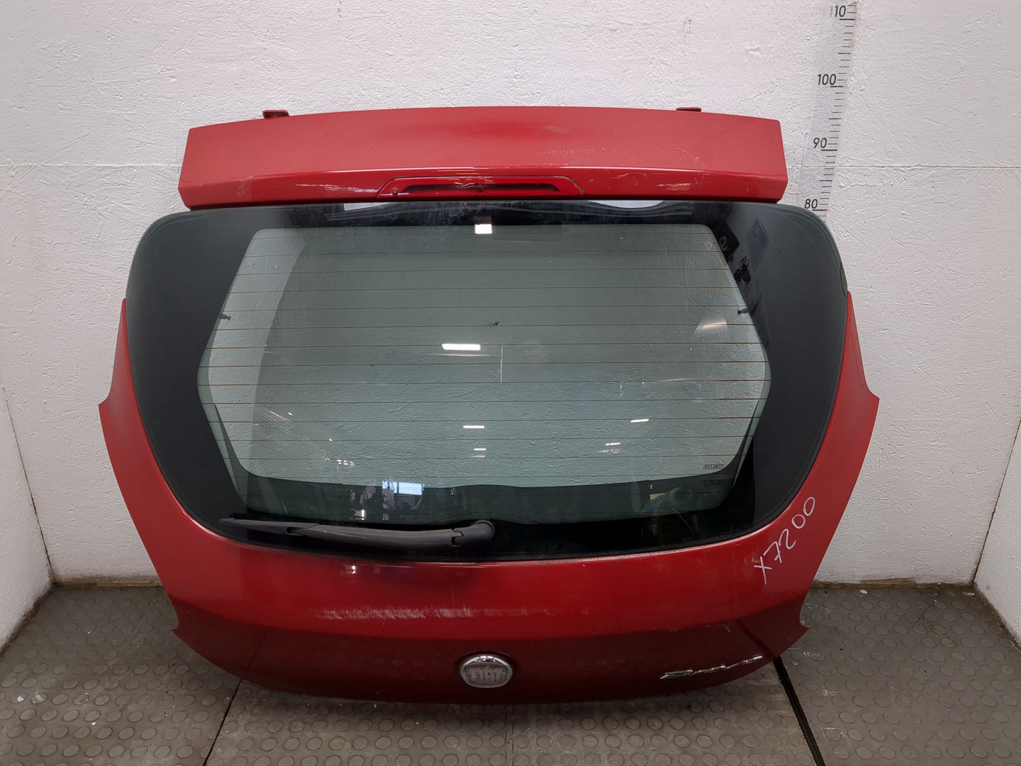 Дверь багажника