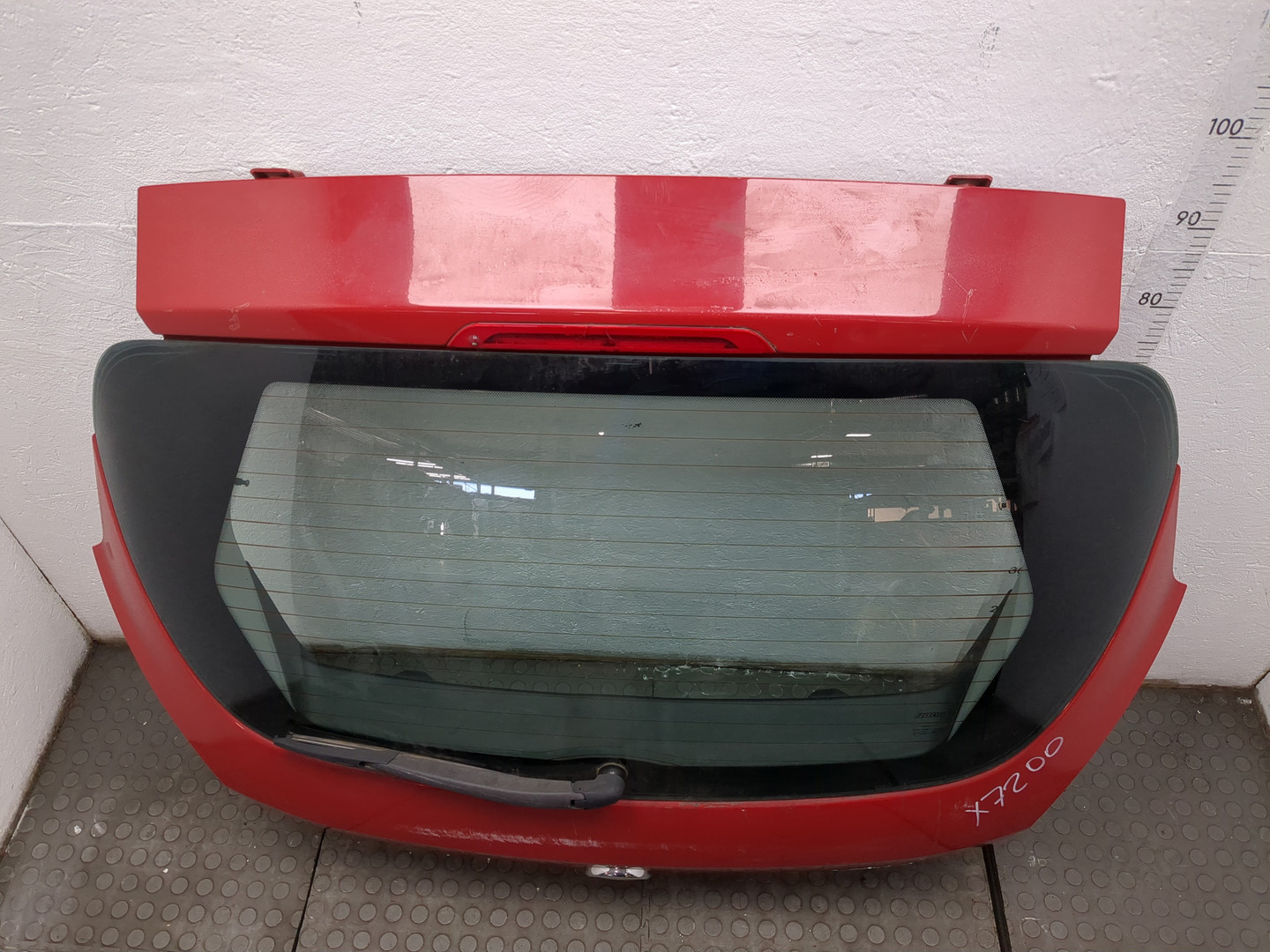 Дверь багажника