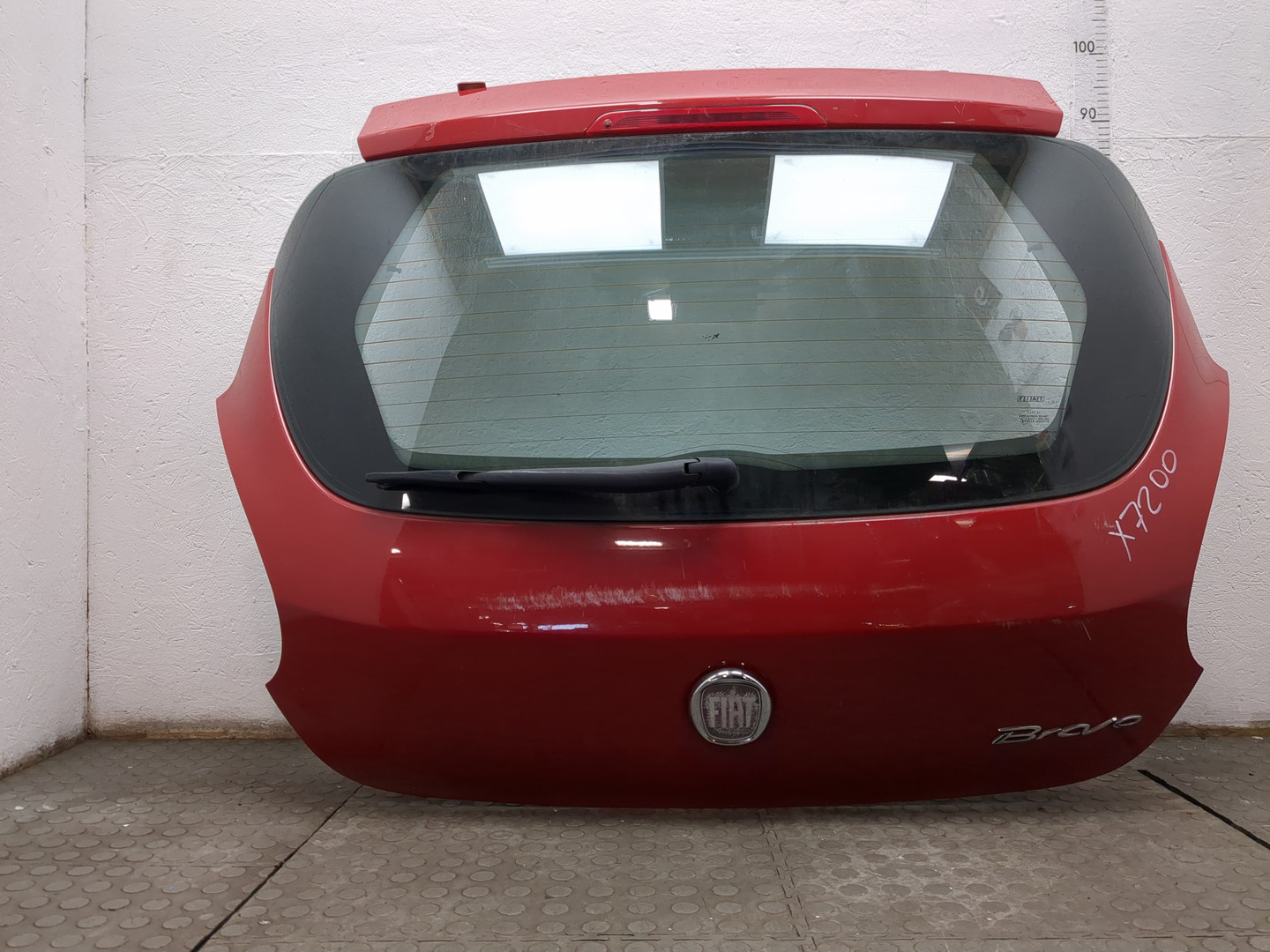 Дверь багажника