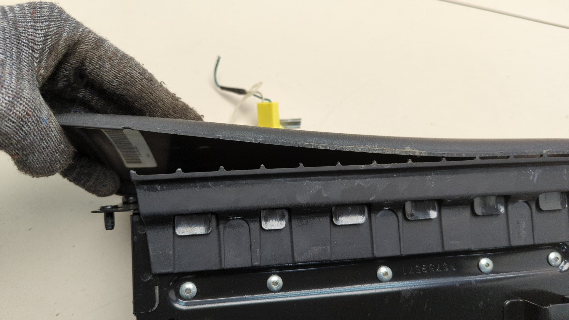 Подушка безопасности пассажирская (в торпедо)