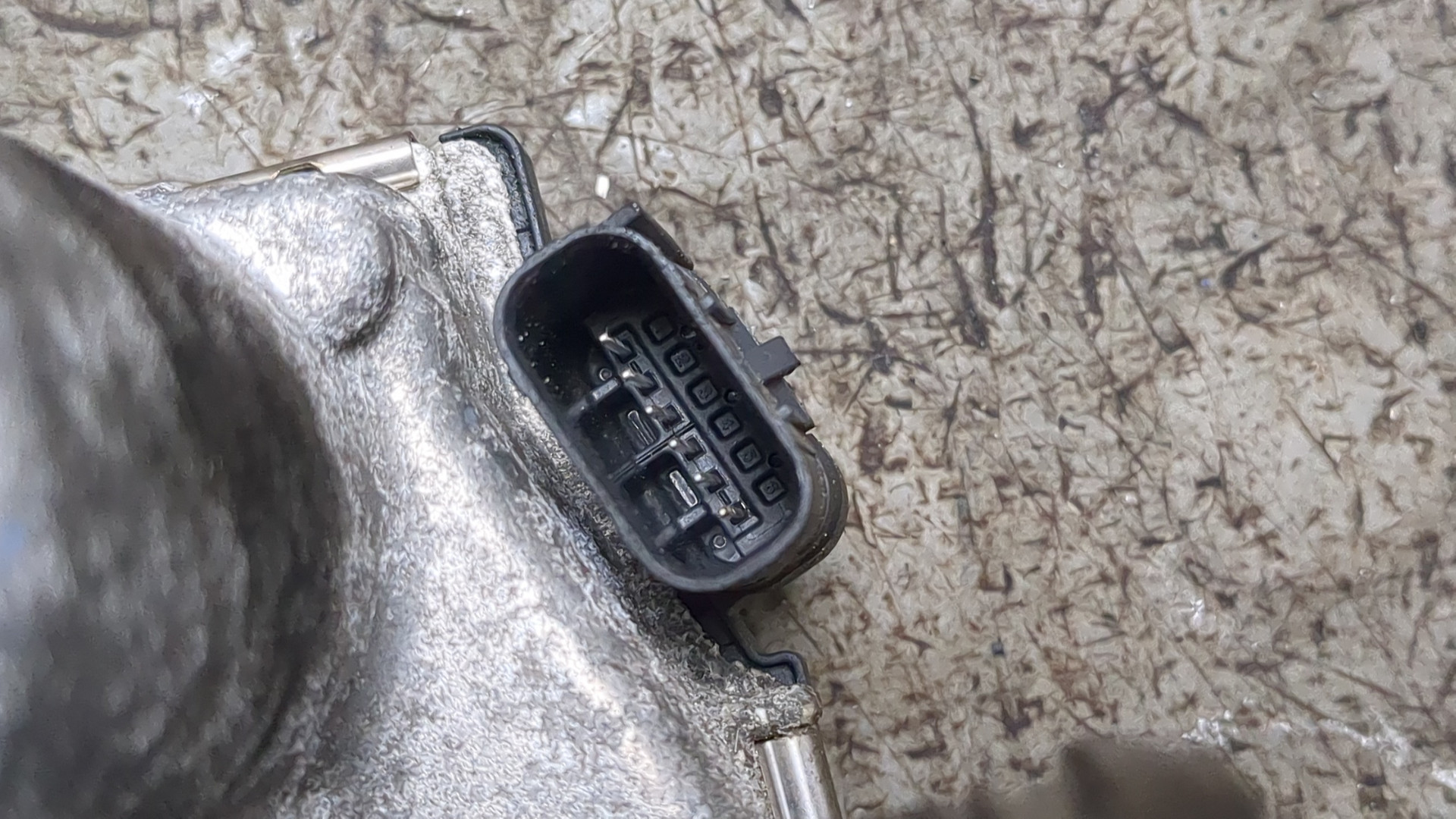 Заслонка дроссельная электрическая