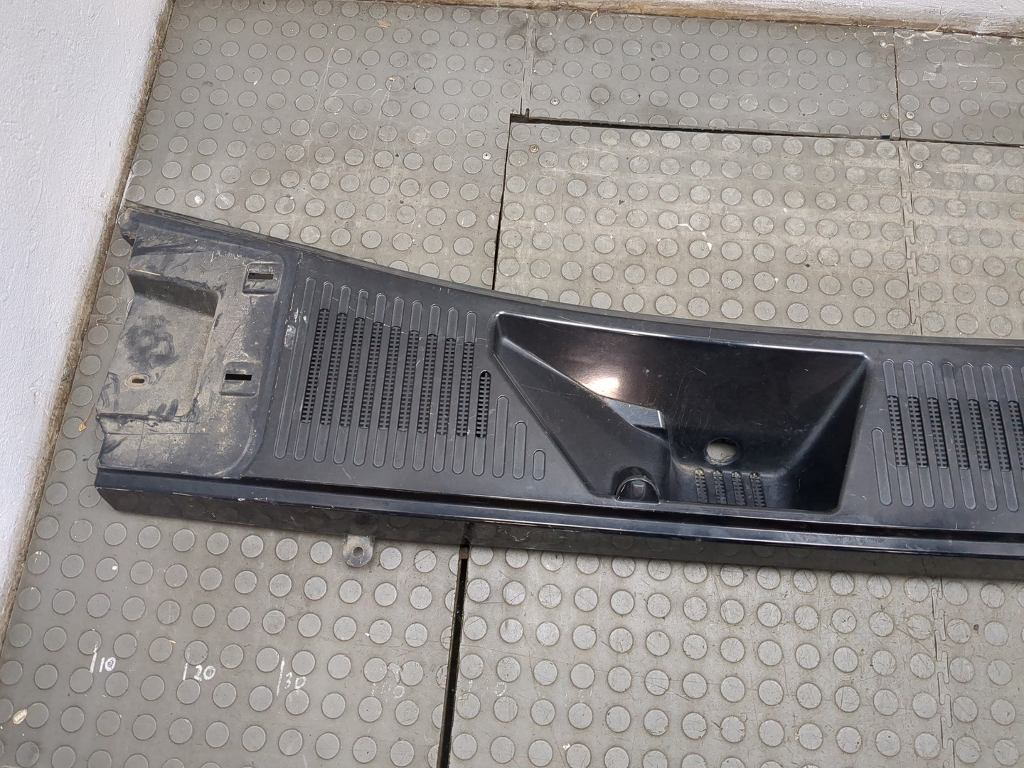 Решетка стеклоочистителей (Жабо)