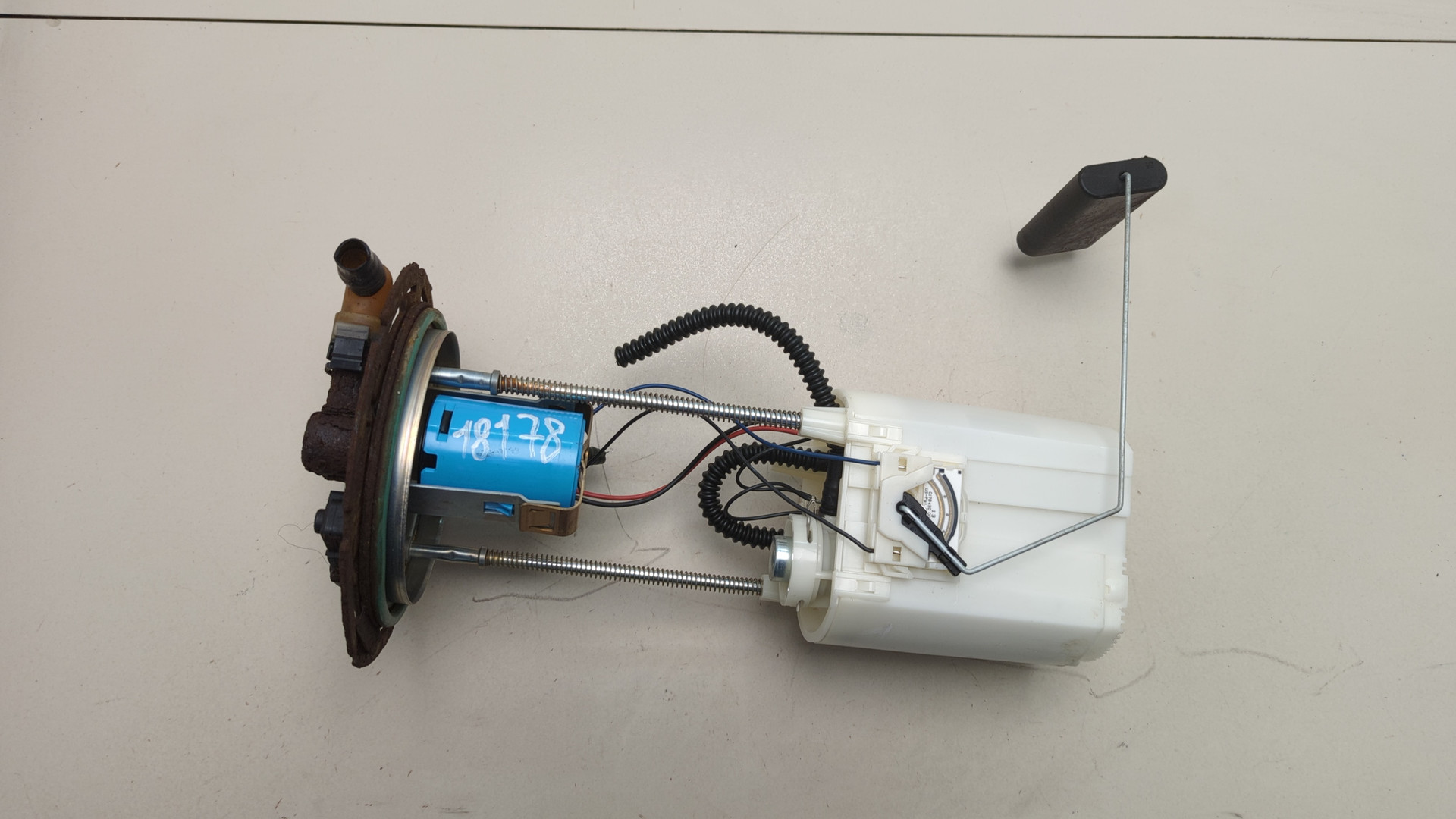 Насос топливный электрический