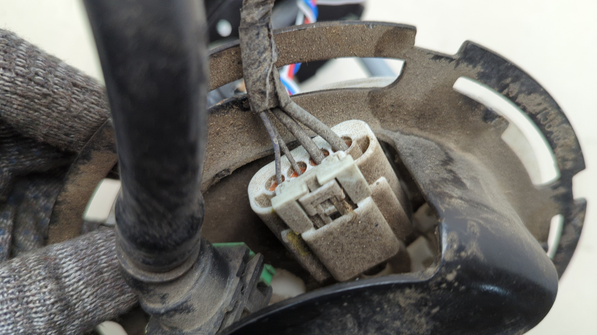 Насос топливный электрический