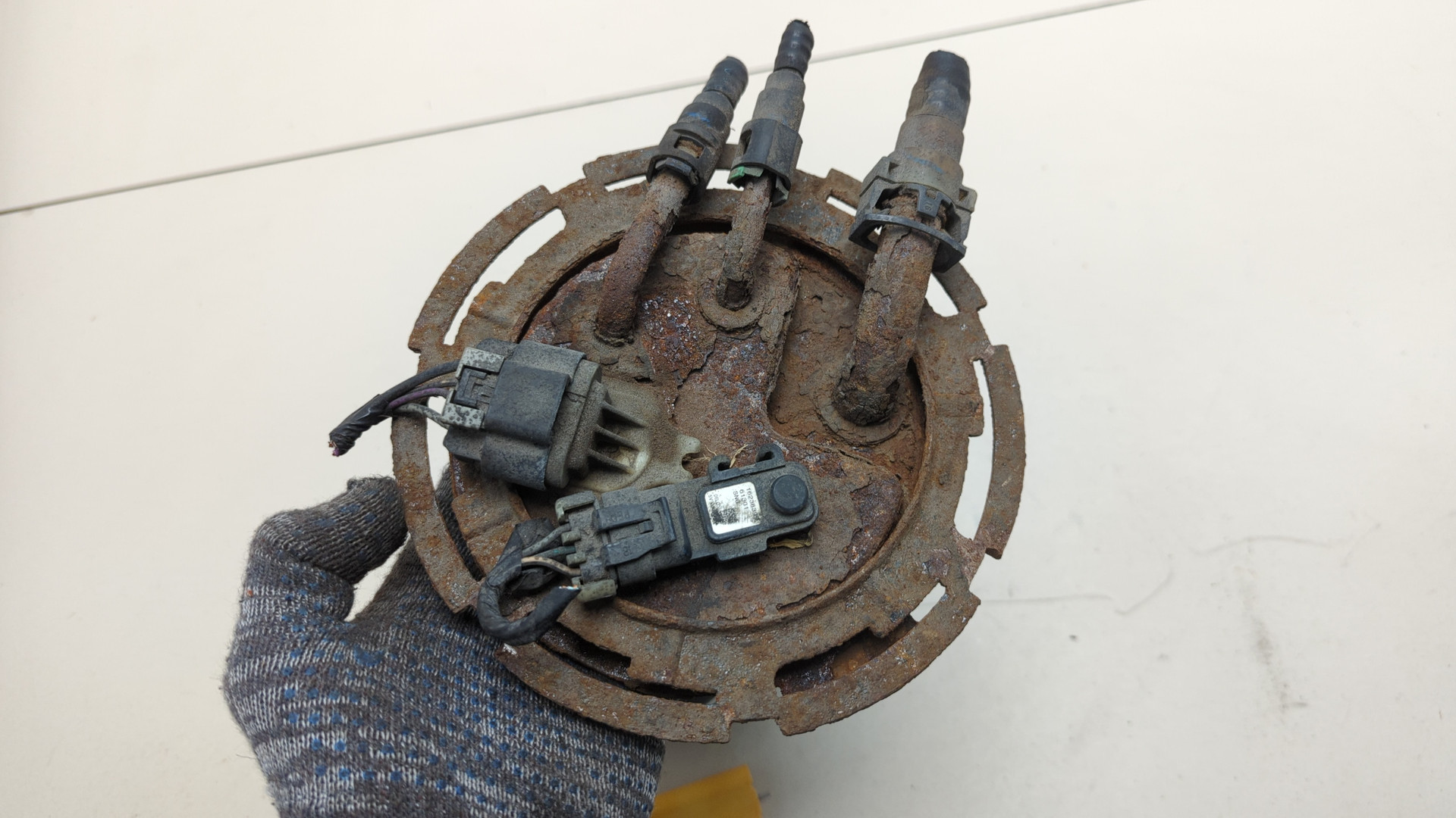 Насос топливный электрический