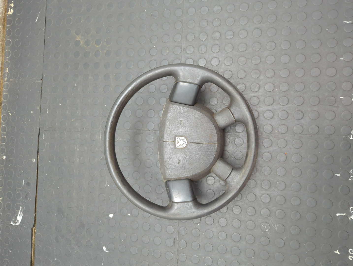 Рулевое колесо (руль)