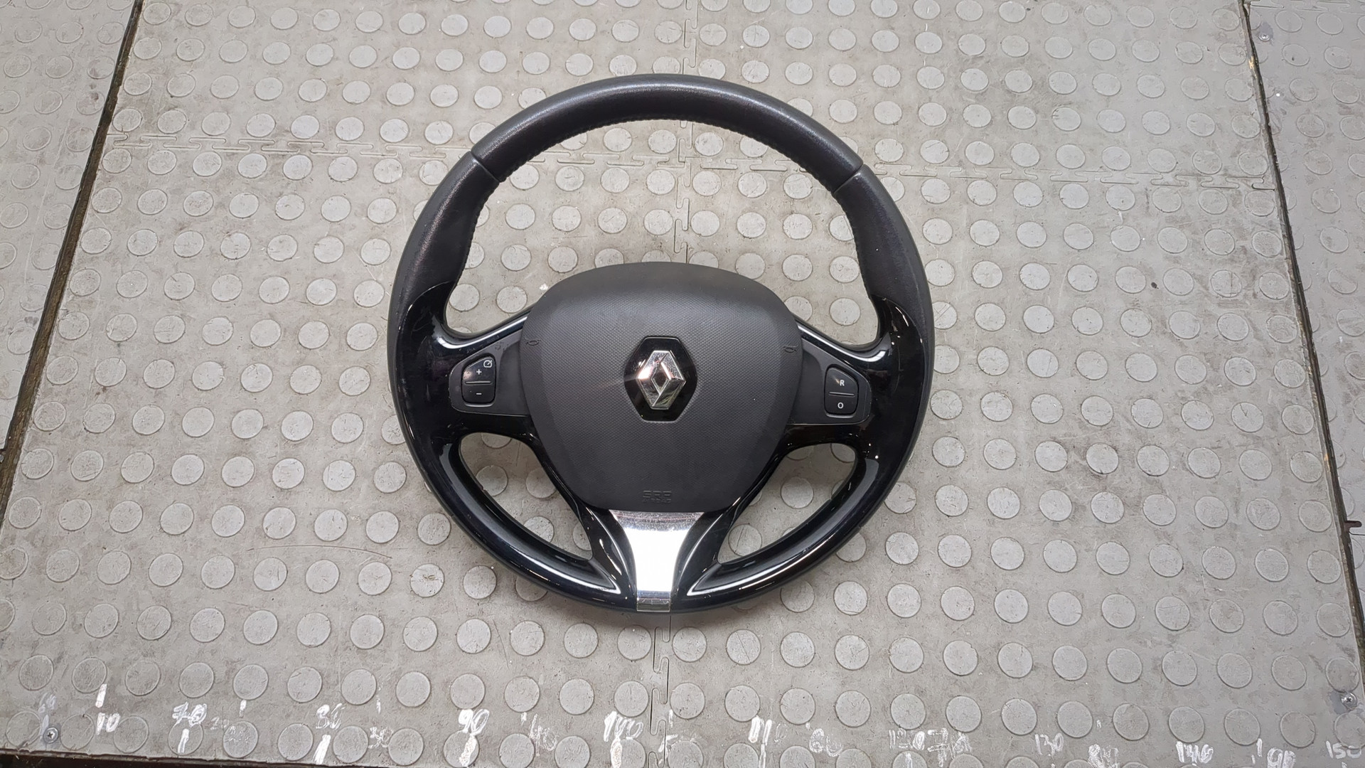 Рулевое колесо (руль)