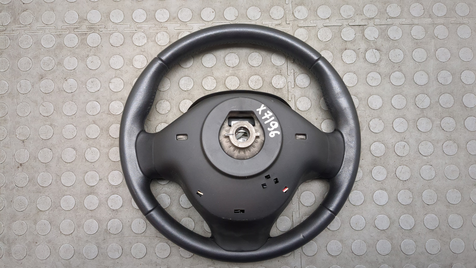 Рулевое колесо (руль)