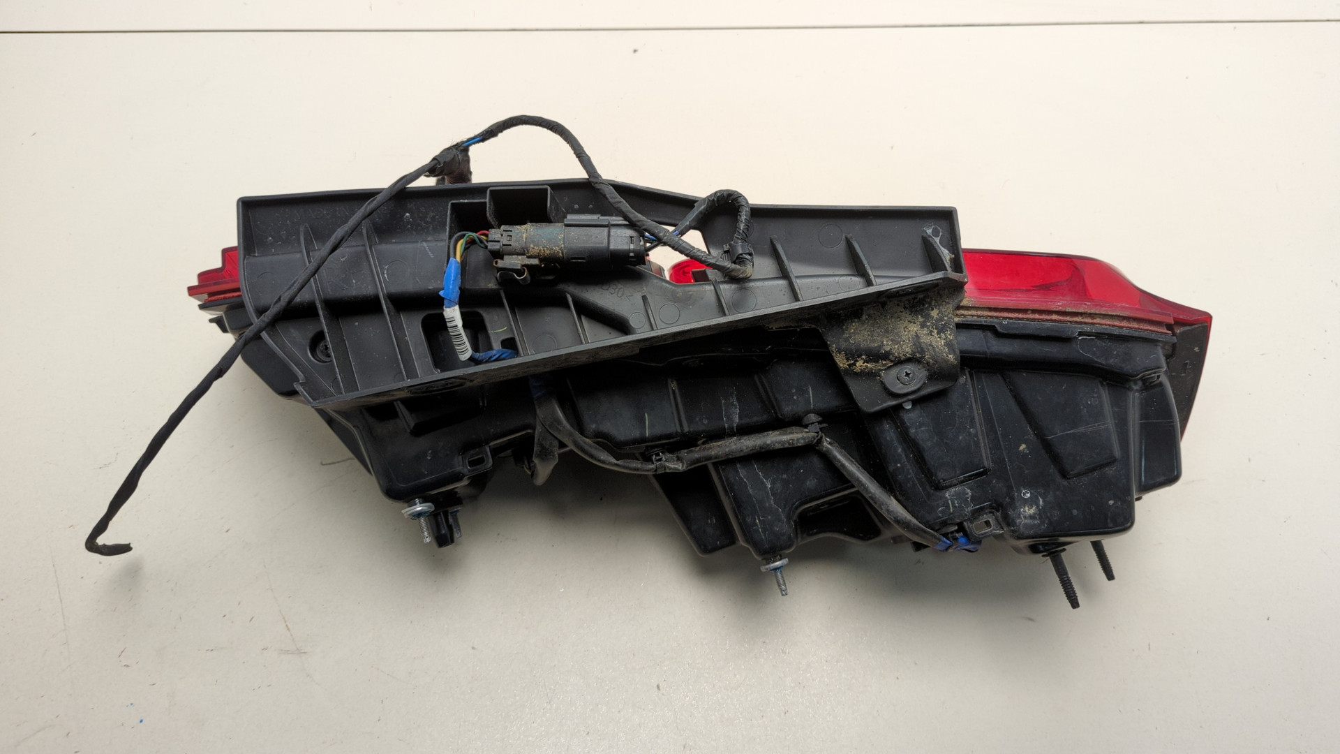 Фонарь задний правый