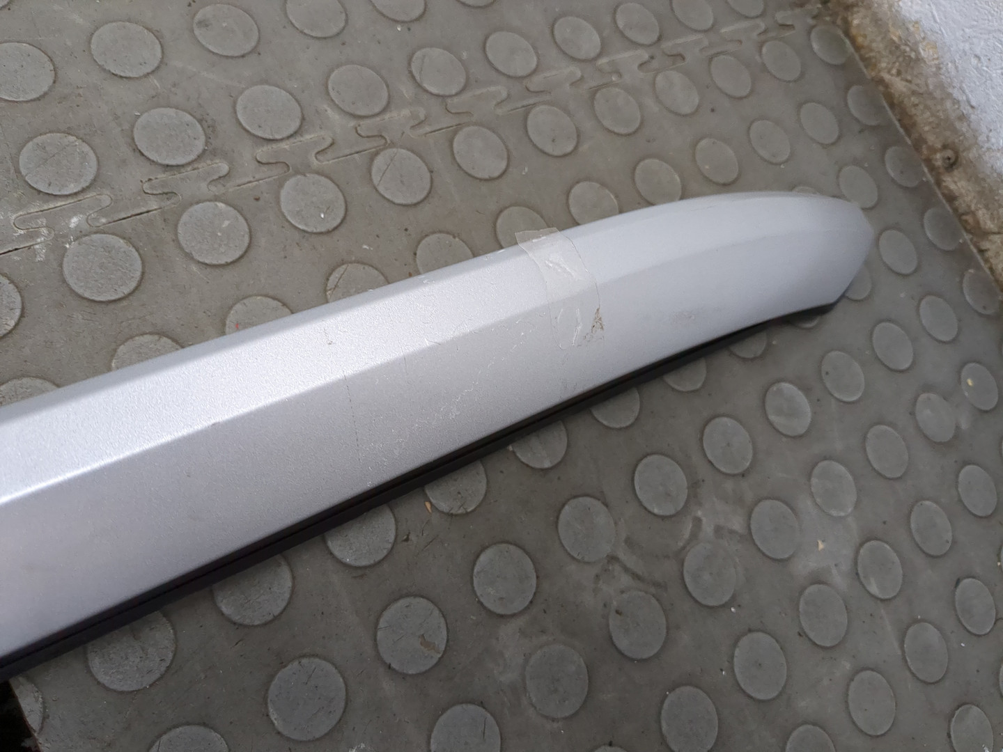 Рейлинг (релинг) левый (планка на крышу)