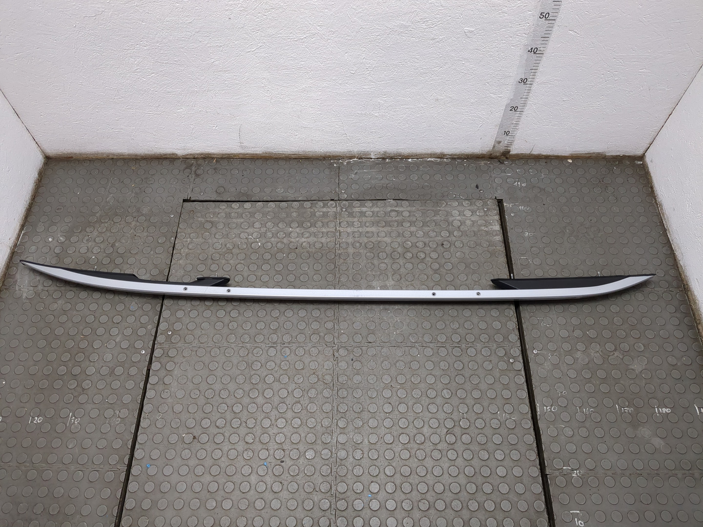 Рейлинг (релинг) левый (планка на крышу)