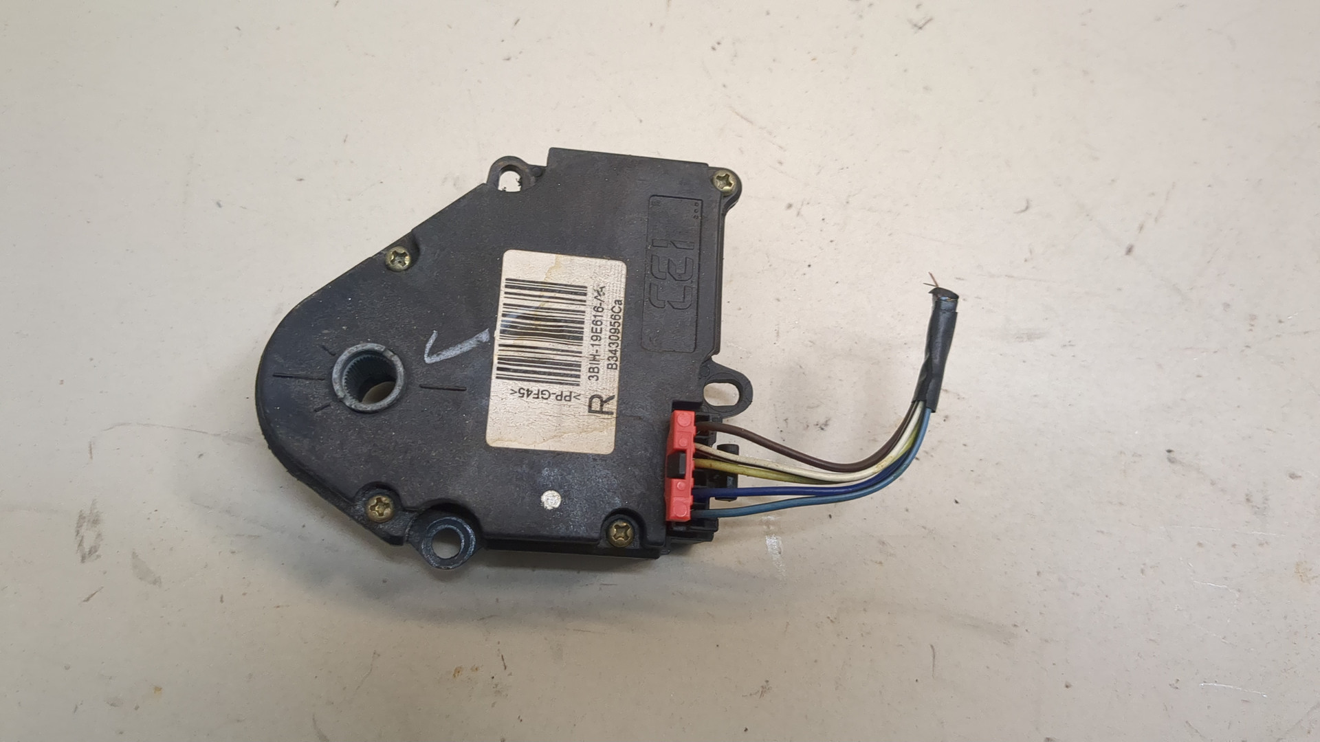 Моторчик заслонки печки