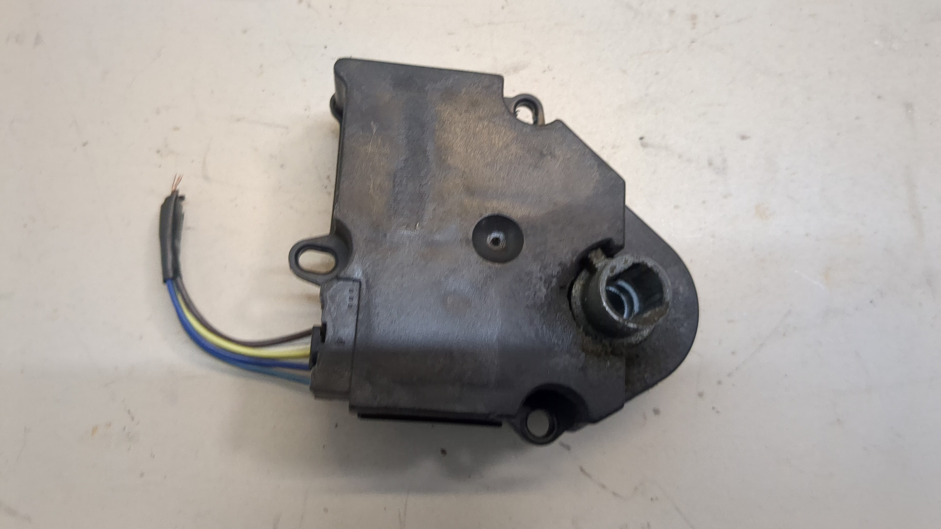 Моторчик заслонки печки