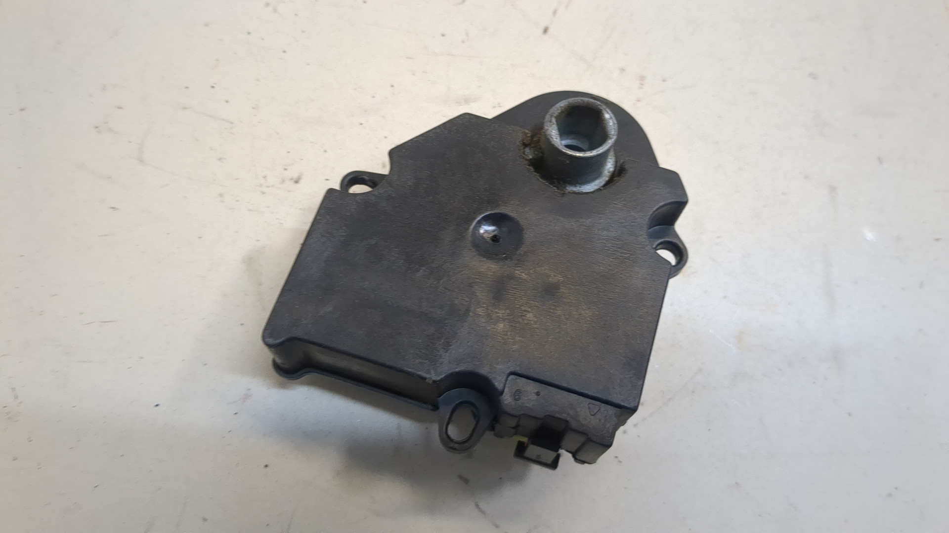 Моторчик заслонки печки