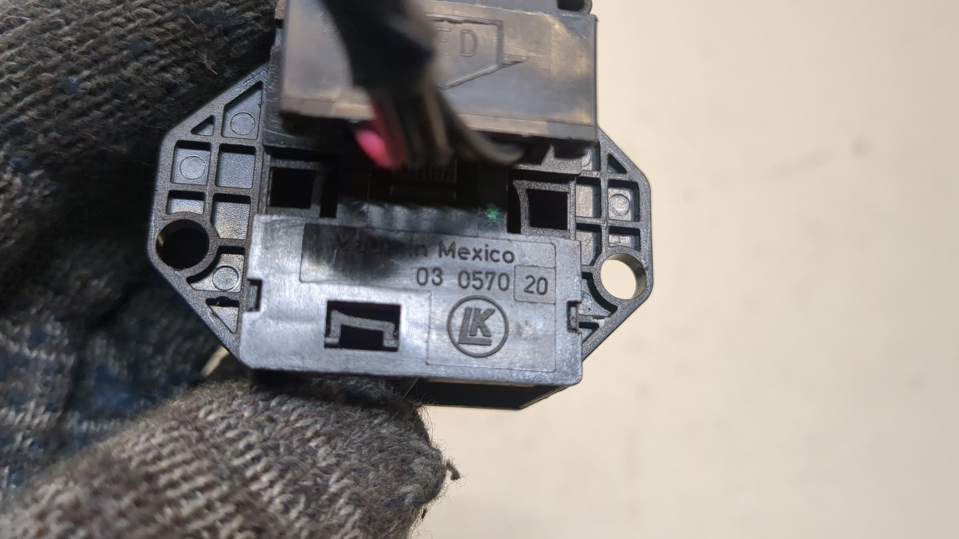 Кнопка обогрева сидений