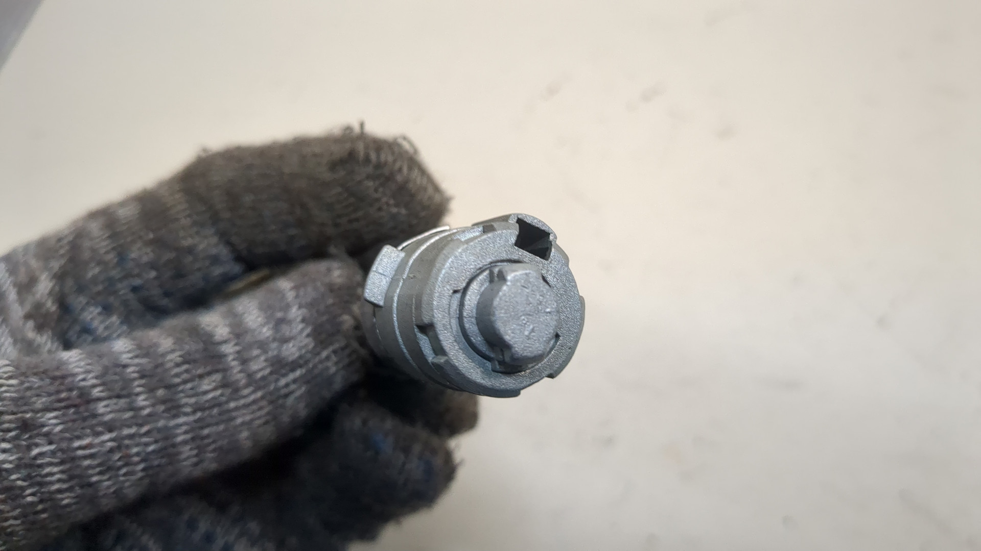 Вставка замка двери