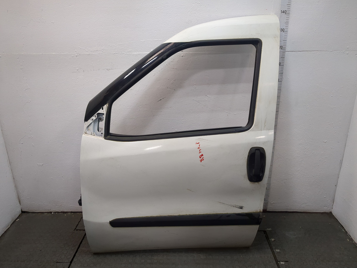 Дверь передняя левая