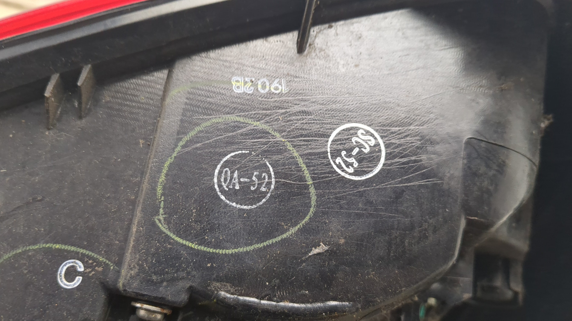 Фонарь задний левый