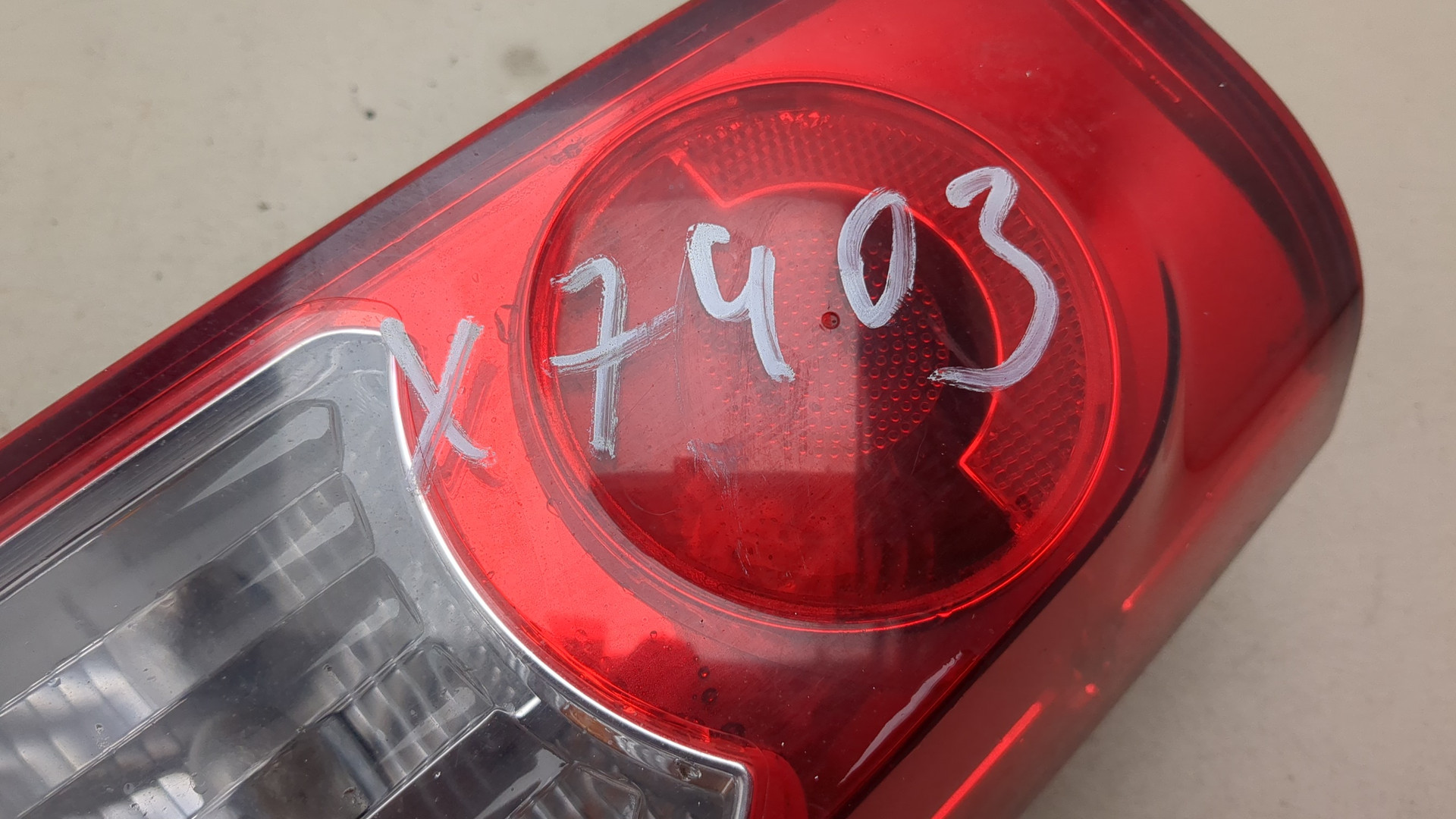 Фонарь задний левый