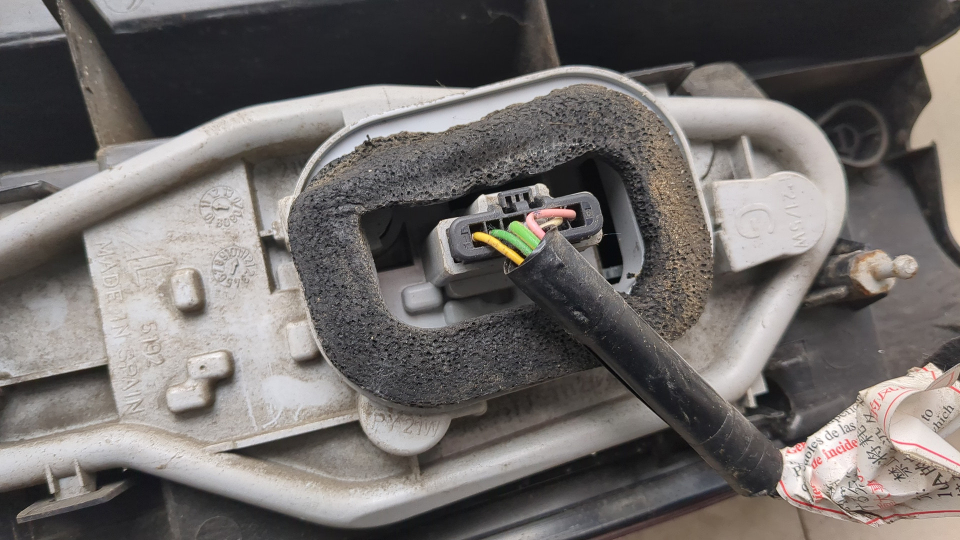 Фонарь задний левый