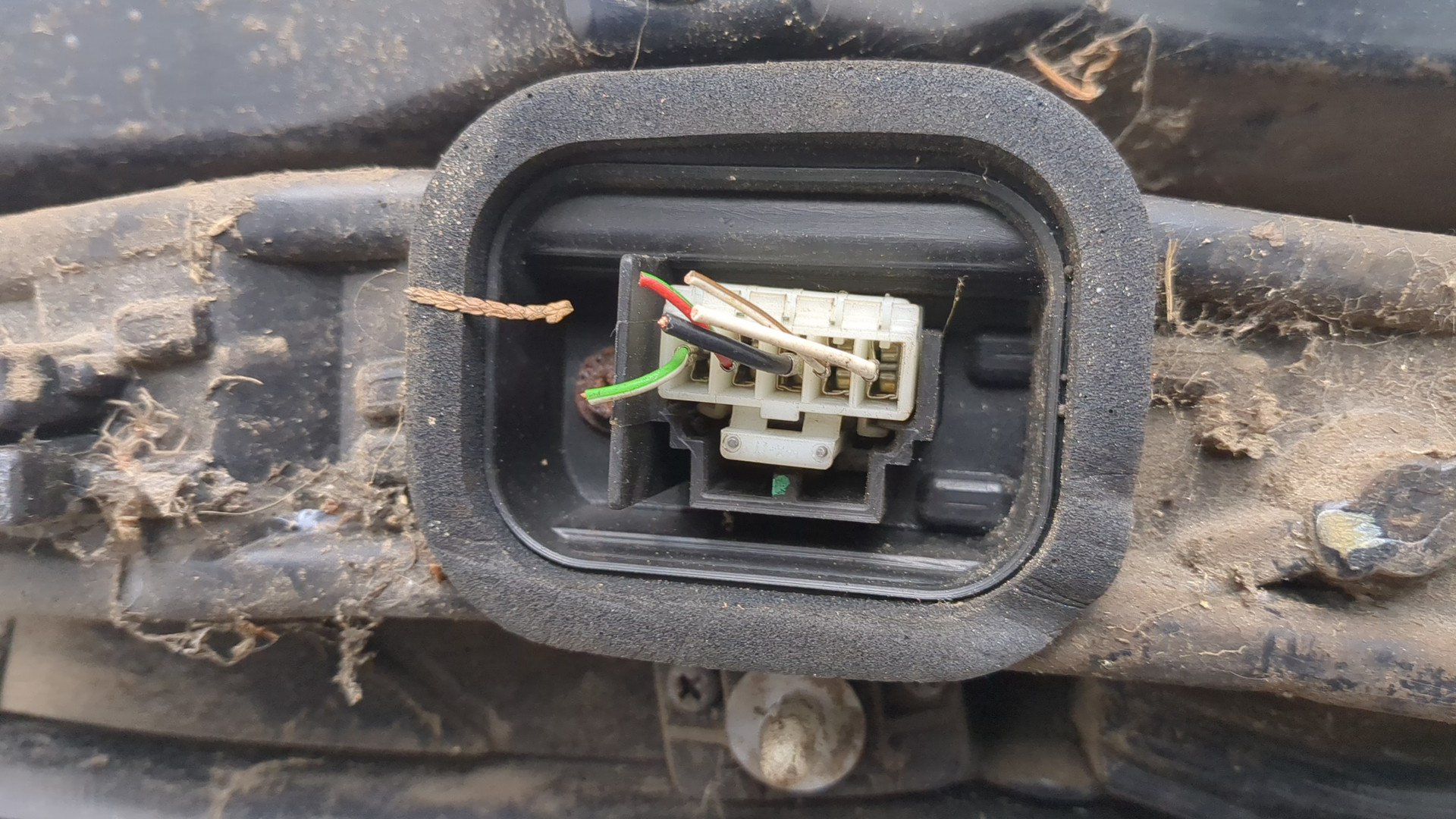 Фонарь задний правый