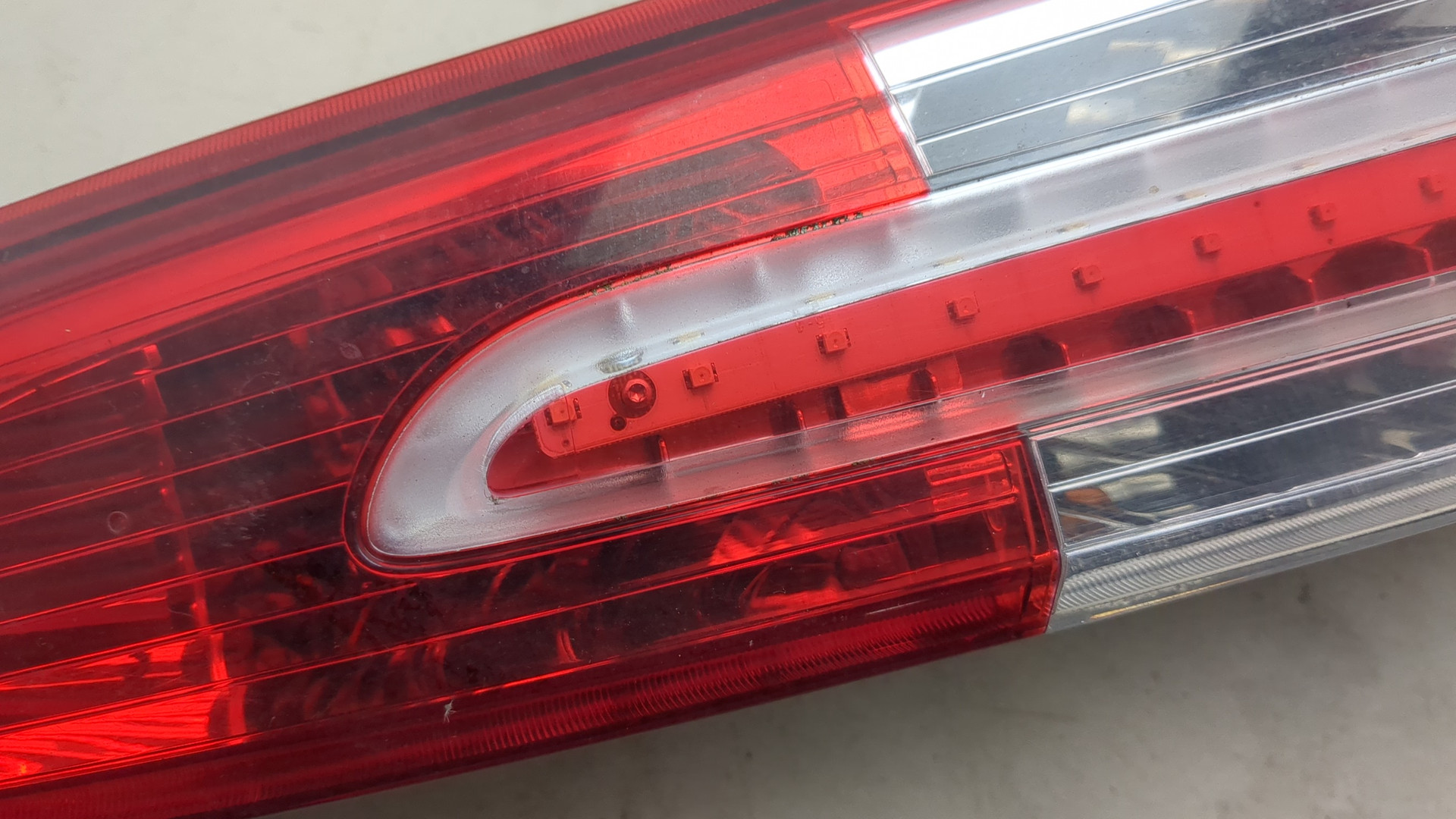 Фонарь задний правый