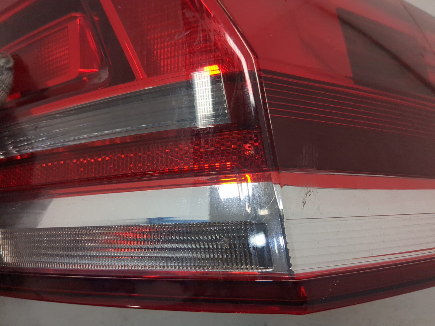 Фонарь задний правый