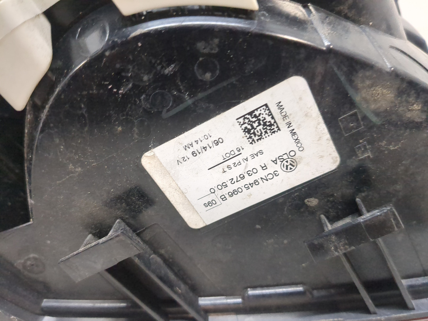 Фонарь задний правый