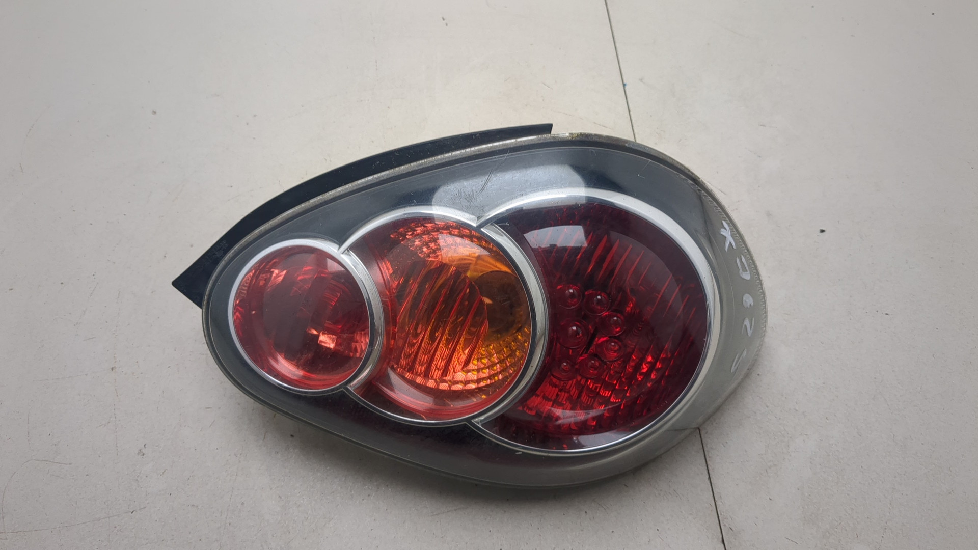 Фонарь задний правый