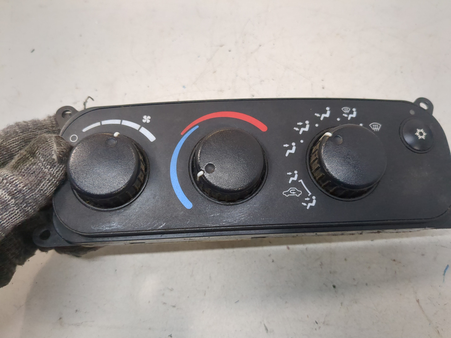 Переключатель отопителя