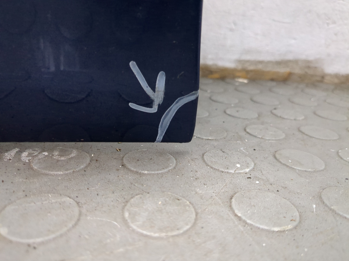 Дверь передняя левая