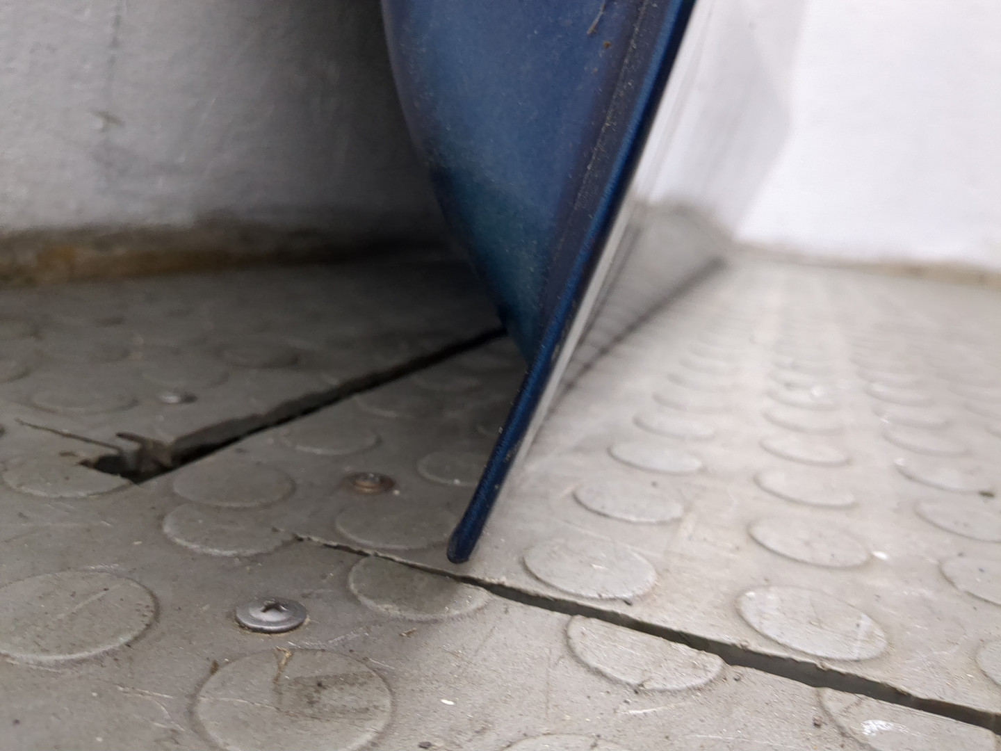 Дверь передняя левая