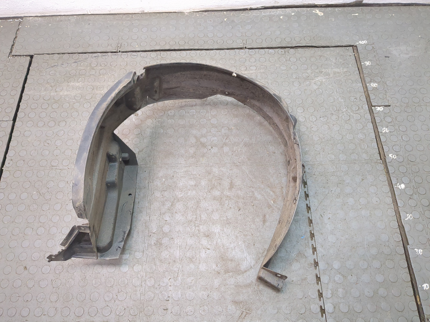 Локер передний левый