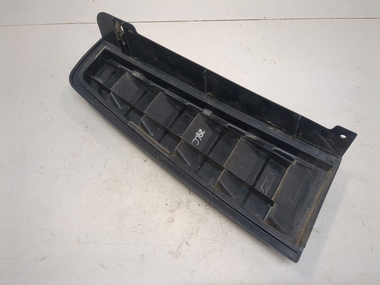 Молдинг заднего крыла правого