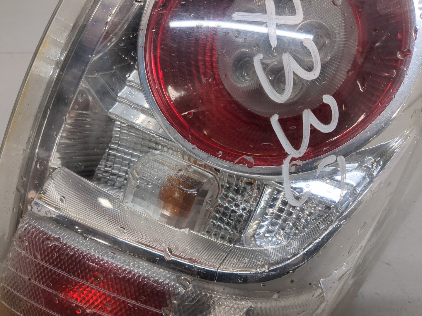 Фонарь задний правый