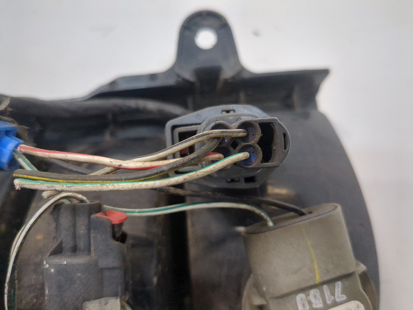 Фонарь задний правый