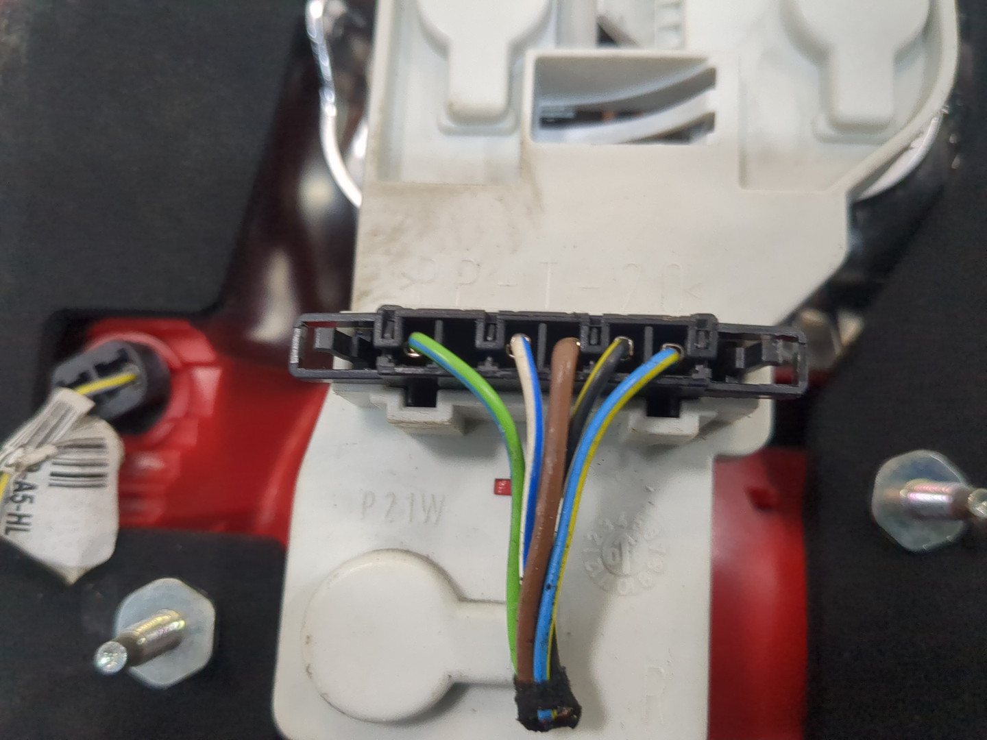 Фонарь задний правый