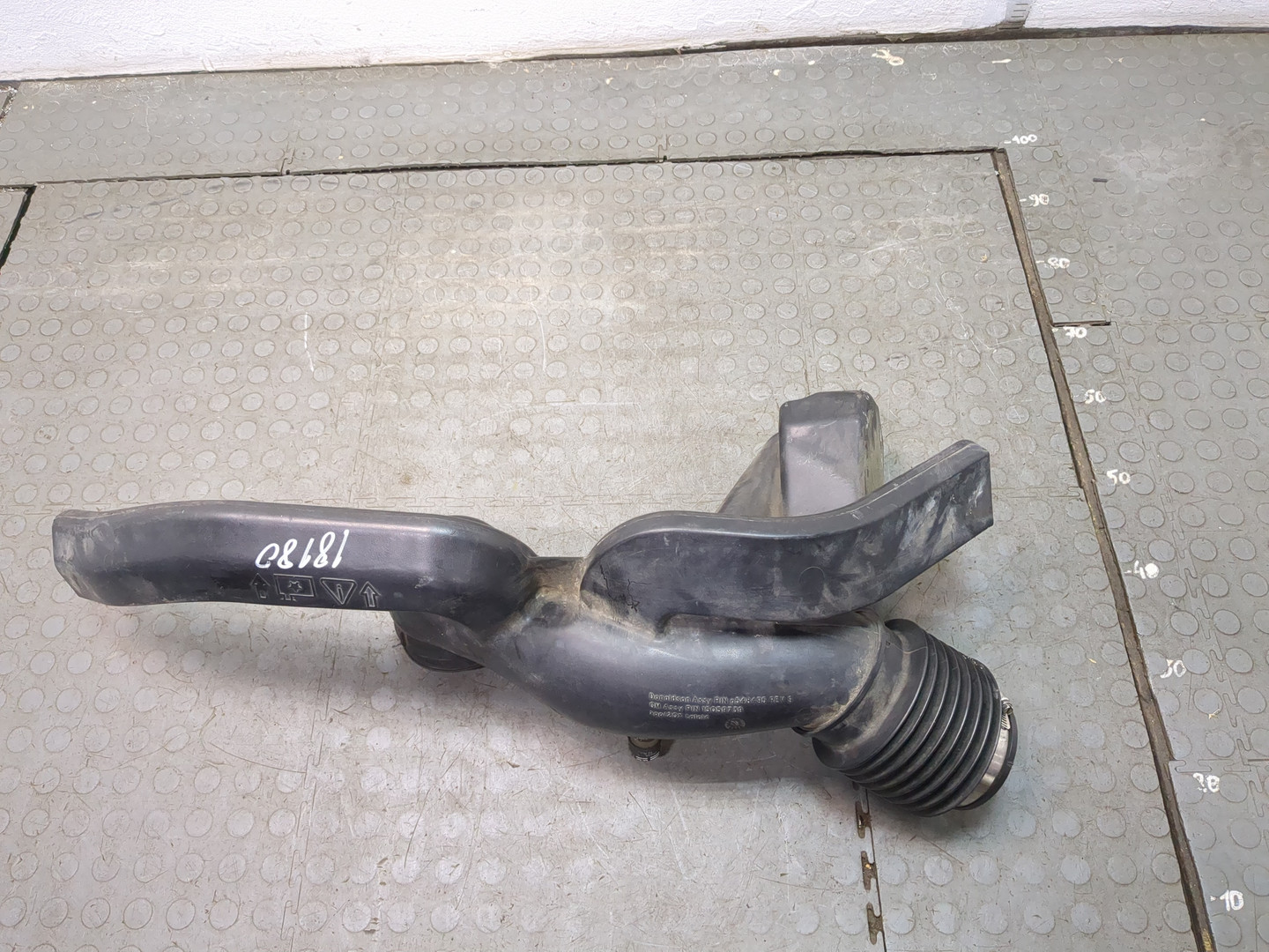 Резонатор воздушного фильтра